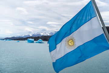 Argentine flag flying over Lago Argentino