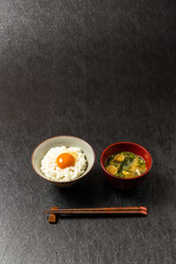 ごはんと味噌汁　 Rice and miso soup