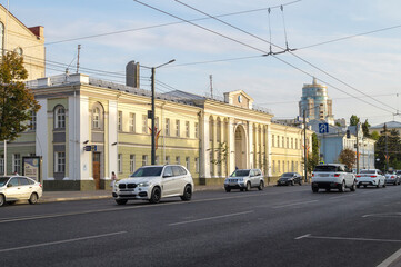 Fototapeta na wymiar Voronezh. The building of the Voronezh post office. Russia september 2020 