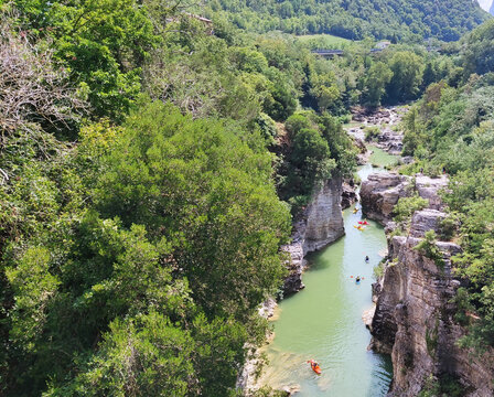 Grand canyon le marmitte dei giganti nelle marche in italia
