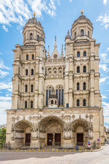Fototapeta premium View at the Church of Saint Michele in the streets of Dijon - France
