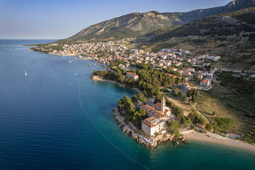 Fototapeta na wymiar Town Bol on island Brac with the monastery in the foreground, Croatia
