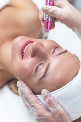 Obraz na płótnie Canvas Woman having facial treatment in beauty salon, closeup. Oxy derma therapy