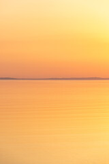 Obraz premium A Tranquil Sunset over the Ocean