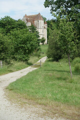 Allée et manoir de Courboyer