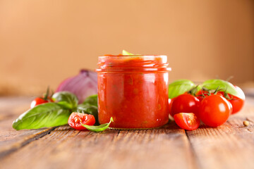 fresh tomato sauce with basil