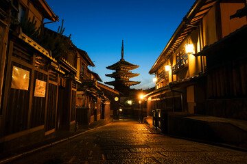 京都市 八坂の塔 夜景