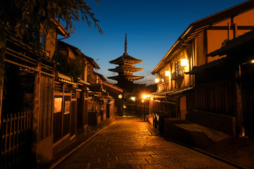 Fototapeta na wymiar 京都市 八坂の塔 夜景