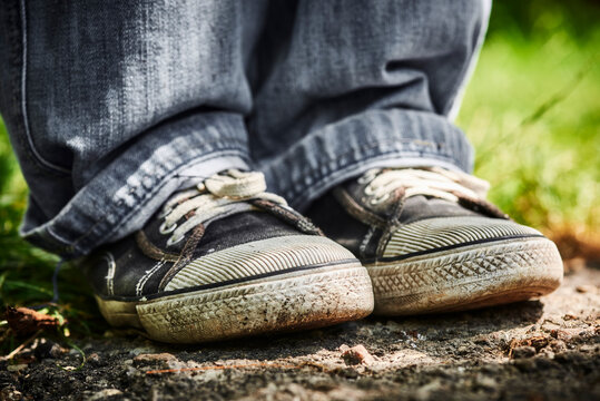 black converse dirty