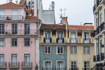 Fototapeta premium Traditional architecture in the historic center of Lisbon, Portugal.