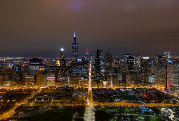 Fototapeta na wymiar wide drone shot of downtown chicago skyline