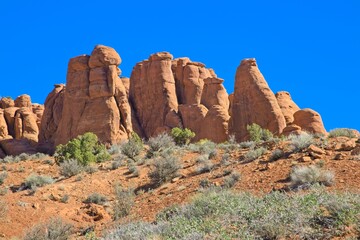 Fototapeta premium Arches National Park, Utah, USA. the landscape of contrasting colors and textures. natural stone arches and hundreds of soaring pinnacles