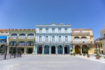 It is the capital and major port city of Cuba in the Caribbean. From colonial times to the present, it has been a major economic and political capital of the Caribbean.
