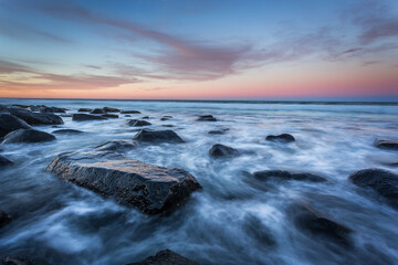 Fototapeta premium View from Burleigh Headland with movement of the waves over the rocks, Gold Coast, Queensland