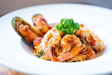 spaghetti seafood with tomato sauce