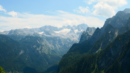 Fototapeta premium Blick auf den Dachstein, und Dem Gosausee