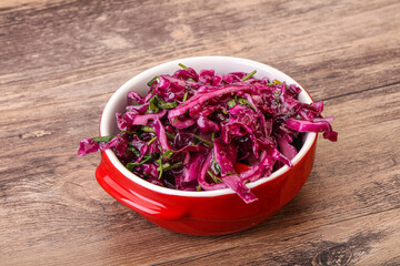 Pickled red cabbage with herbs