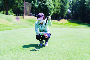 ゴルフ　グリーン　パッティング　【 アウトドア スポーツ の イメージ】