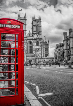 Telefonzelle vor dem Westminster Abbey in London