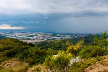 lluvia sobre la montaña