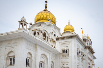 Fototapeta na wymiar Religious place for Sikhs Bangla Sahib Gurudwara
