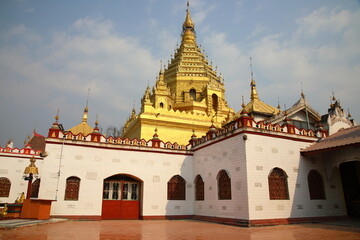Fototapeta na wymiar View of Yadana Man Aung Pagoda in Nyaungshwe, Myanmar