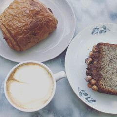 bread and butter and coffee breakfast 