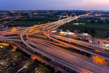 Fototapeta na wymiar Margaret McDermott Bridge in Dallas, Texas, in dusk