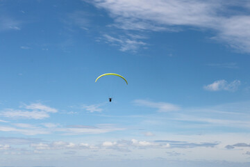 Auvergne-Rhône-Alpes - Parapente au sommet du Puy de Dôme