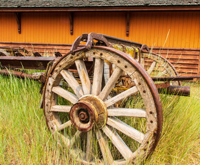 Fototapeta na wymiar Old detail wagon wheel