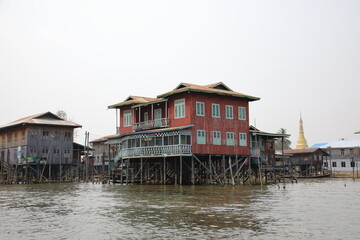 Obraz premium Floating home in Inle Lake, Nyaungshwe, Myanmar