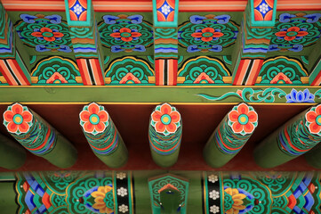 Dancheong's colorful colors and paintings that decorate Buddhist temples