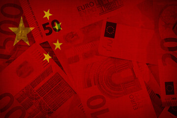 Flagge von China und Euro Geldscheine