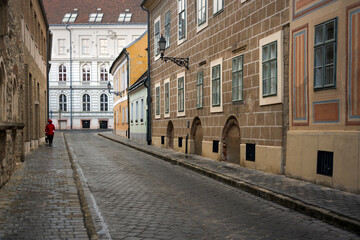 Fototapeta na wymiar Narrow street in old city of Budapest