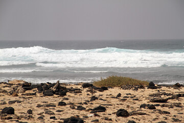 Różnorodny  krajobraz  wyspy Fuerteventura - obrazy, fototapety, plakaty