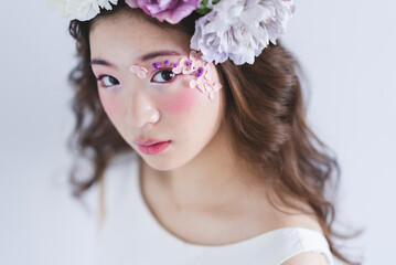 Fototapeta premium かわいいヘアメイクの花嫁