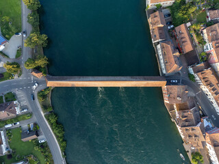 Die historische Rheinbrücke zwischen Diessenhofen (CH) und Gailingen (D)