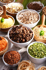 Composition with different kinds of dry food products