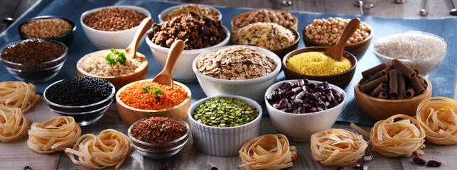 Composition with different kinds of dry food products