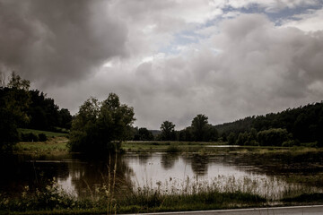 Jahrhunderthochwasser Hochwasser Überschwemmung Bach Fluss Wasser 