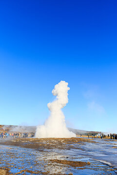 Eruption des Geysir Strokkur, Geothermalgebiet Haukadalur, Golden Circle, Südisland
