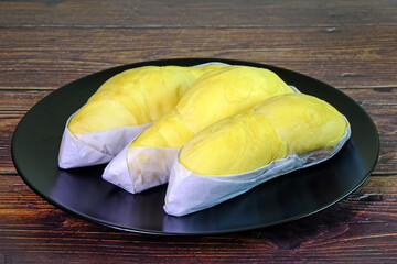 Durian : Premium quality of Golden pillow (Monthong) Durian from Thailand wrapped with white paper