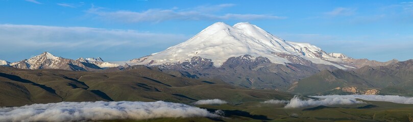 Elbrus, view from the Kanzhol plateau