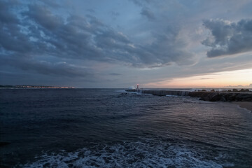 Obraz premium Blue dusk at the river mouth
