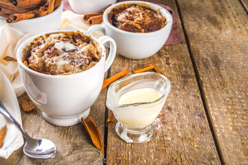 Cinnabon cake in mug
