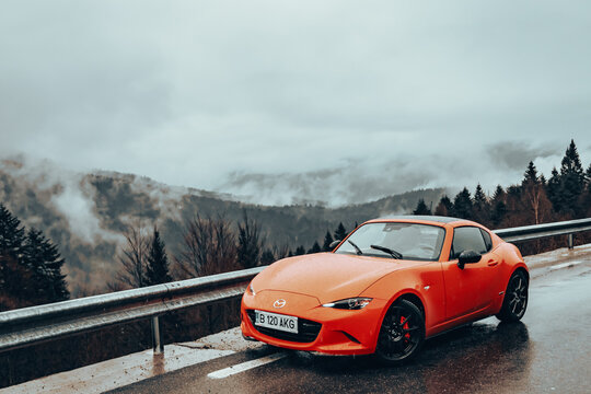 Mazda MX-5 ND RF 30th Anniversary edition Miata front end, grill, headlights and wheel details