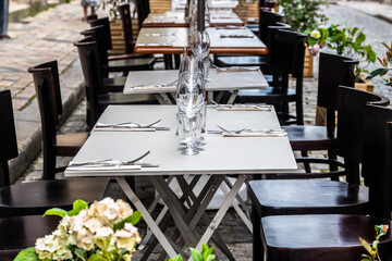 Table de restaurant en ville