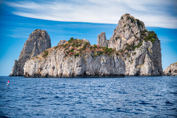 Fototapeta na wymiar Beautiful coastline and mountains of Capri, Italy.