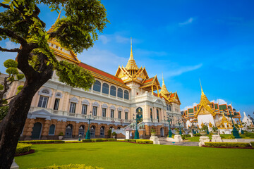 Naklejka premium Bangkok, Thailand - September 23 2020: The Grand Palace built in 1782, made up of numerous buildings, halls, pavilions set around open lawns, gardens and courtyards