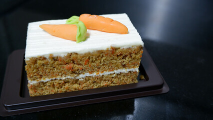  carrot cake top cream cheese